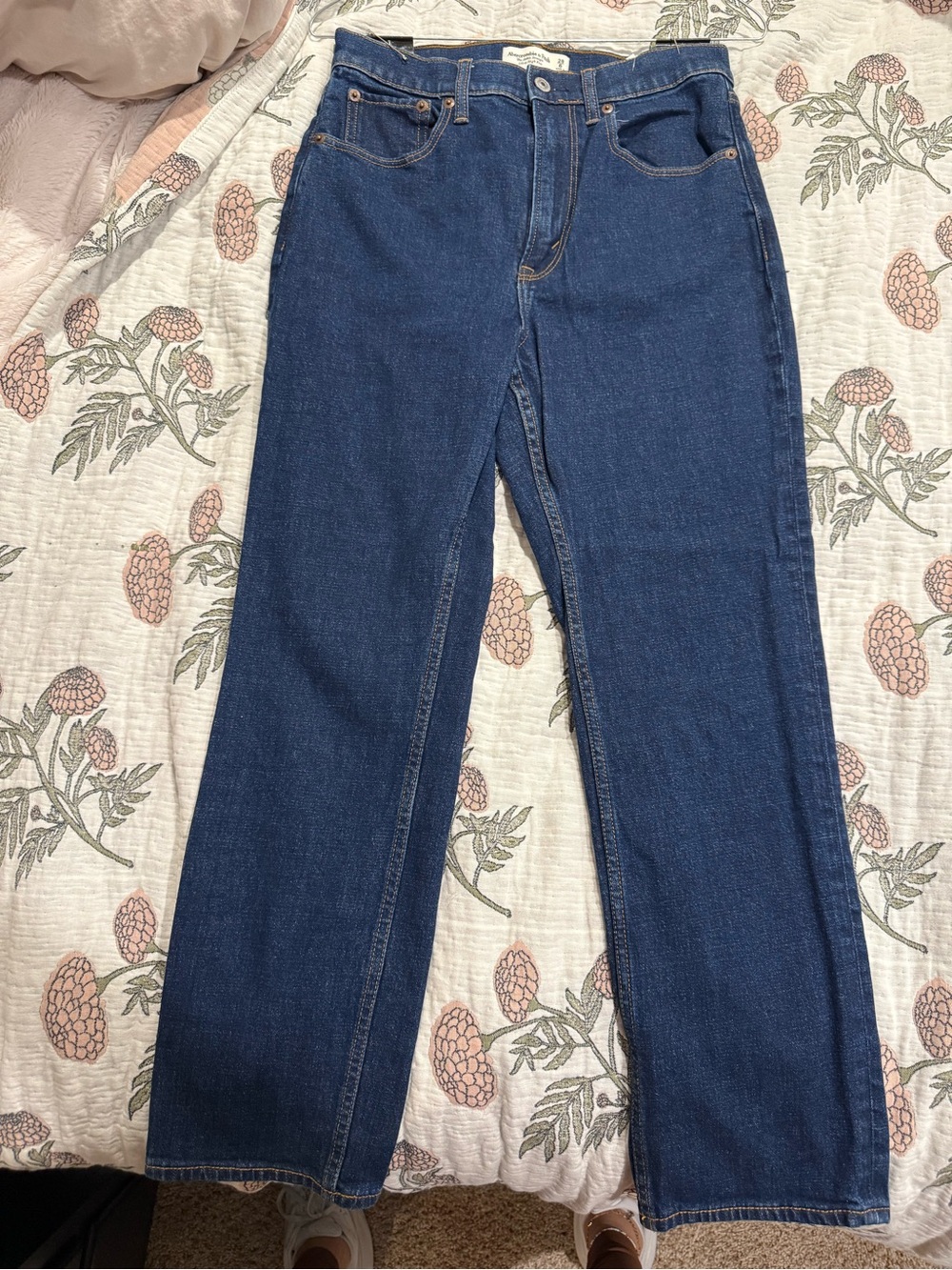 Abercrombie High-Rise Straight Leg Jeans - Picture 1 of 3